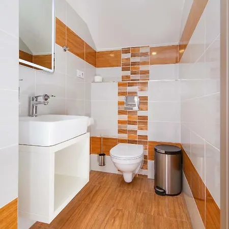 בית הארחה Lesni 4*