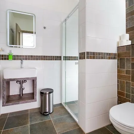 בית הארחה Lesni