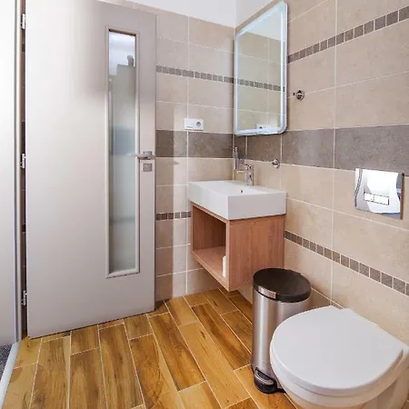 Lesni Pensjonat Milovice (Central Bohemian)