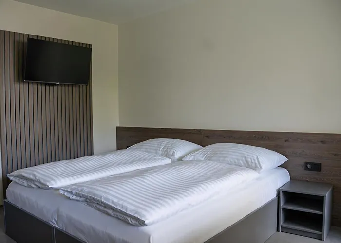 Lesni 4* Milovice (Central Bohemian)