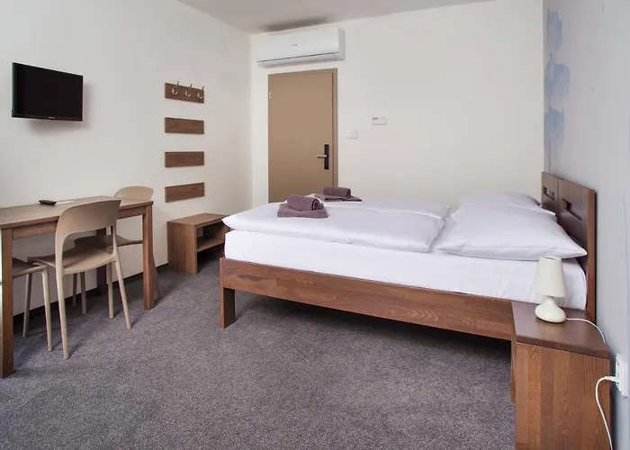 Lesni 4* Milovice (Central Bohemian)